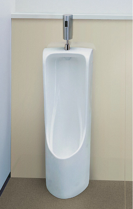 トイレ 水洗 流せるポータくん｜水洗式ポータブルトイレ｜株式会社アムが開発した、お部屋に排泄物を残さないベッドサイド水洗トイレです。